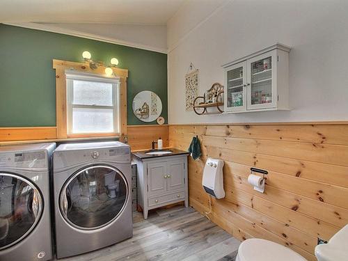 Salle d'eau - 370 Rue Merry N., Magog, QC - Indoor Photo Showing Laundry Room