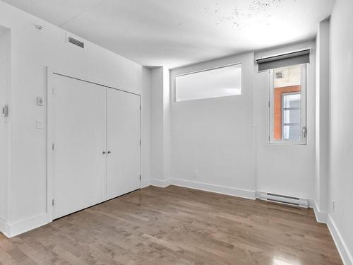 Master bedroom - 401-1869 Rue Des Bassins, Montréal (Le Sud-Ouest), QC - Indoor Photo Showing Other Room