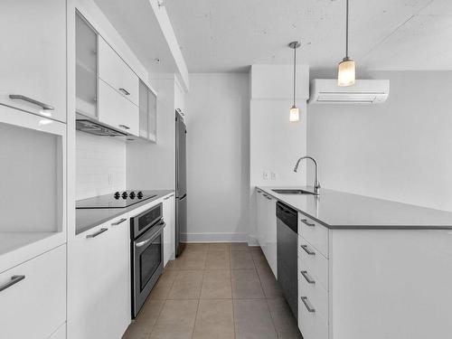 Kitchen - 401-1869 Rue Des Bassins, Montréal (Le Sud-Ouest), QC - Indoor Photo Showing Kitchen With Upgraded Kitchen