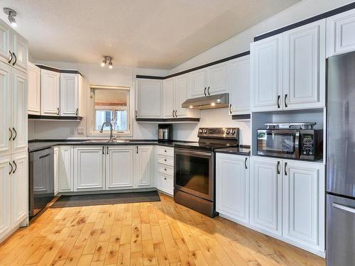 Kitchen - 21 9E Rue, Saint-Jean-Sur-Richelieu, QC - Indoor Photo Showing Kitchen