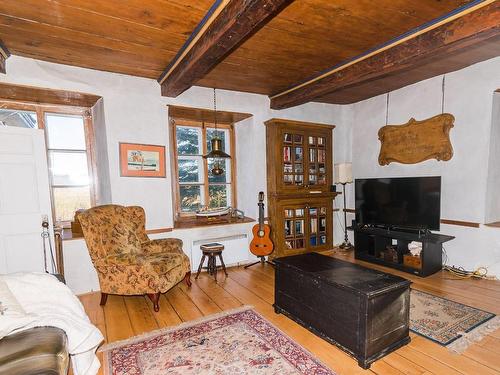 Salon - 46 Route 132 E., Saint-Denis-De La Bouteillerie, QC - Indoor Photo Showing Living Room