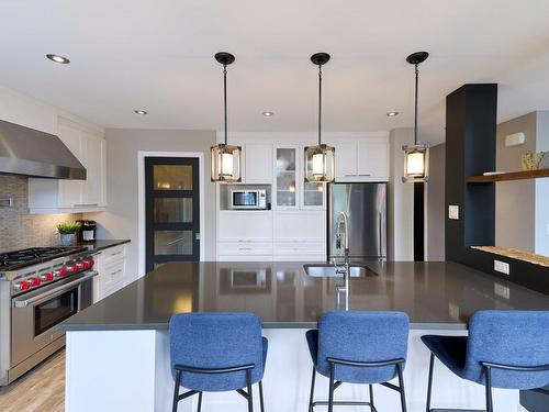 Cuisine - 2088 Ch. Régimbald, Saint-Donat, QC - Indoor Photo Showing Kitchen With Upgraded Kitchen