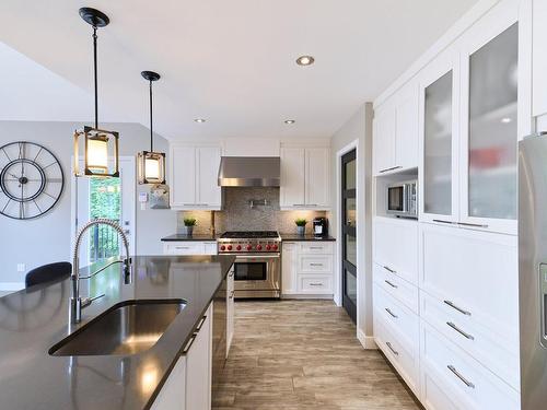 Kitchen - 2088 Ch. Régimbald, Saint-Donat, QC - Indoor Photo Showing Kitchen With Upgraded Kitchen