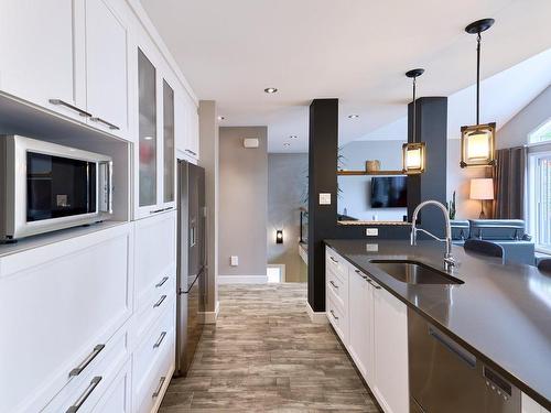 Kitchen - 2088 Ch. Régimbald, Saint-Donat, QC - Indoor Photo Showing Kitchen With Upgraded Kitchen