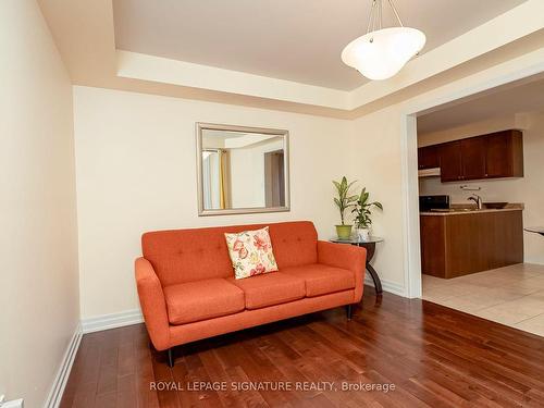 10 Shapland Cres, Ajax, ON - Indoor Photo Showing Living Room