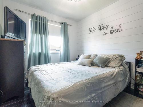 3396 Snowball Rd, Mississauga, ON - Indoor Photo Showing Bedroom