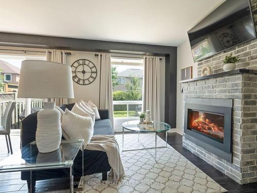 3396 Snowball Rd, Mississauga, ON - Indoor Photo Showing Living Room With Fireplace