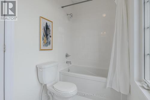 22 Kaleia Avenue, Aurora (Bayview Southeast), ON - Indoor Photo Showing Bathroom