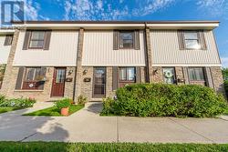 24 - 2779 GANANOQUE DRIVE  Mississauga, ON L5N 2E4