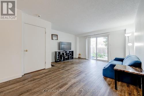 24 - 2779 Gananoque Drive, Mississauga (Meadowvale), ON - Indoor Photo Showing Living Room