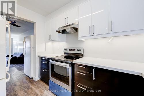 24 - 2779 Gananoque Drive, Mississauga (Meadowvale), ON - Indoor Photo Showing Kitchen