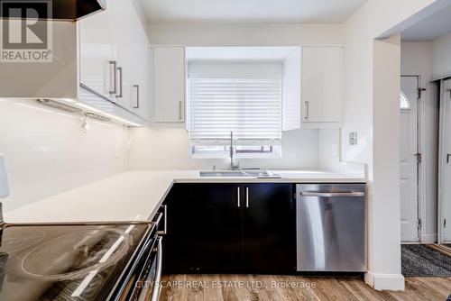 24 - 2779 Gananoque Drive, Mississauga (Meadowvale), ON - Indoor Photo Showing Kitchen