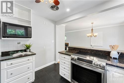 446 Thessaly Circle, Ottawa, ON - Indoor Photo Showing Kitchen