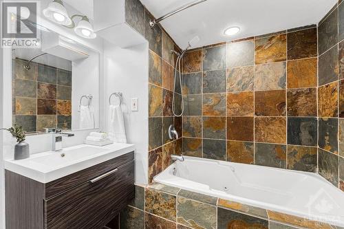 446 Thessaly Circle, Ottawa, ON - Indoor Photo Showing Bathroom