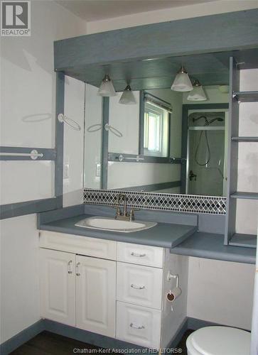 178 Victoria Street, Highgate, ON - Indoor Photo Showing Bathroom