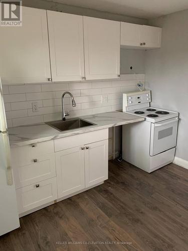 55 Pelham Street, St. Catharines, ON - Indoor Photo Showing Kitchen