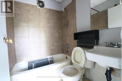 55 Pelham Street, St. Catharines, ON - Indoor Photo Showing Bathroom