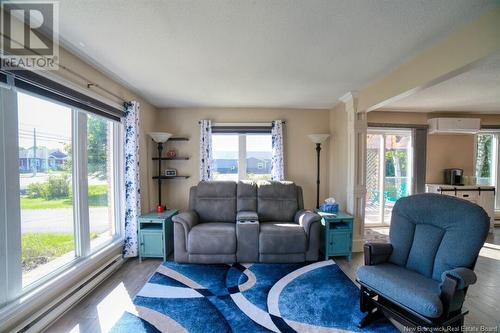 648 Principale, Beresford, NB - Indoor Photo Showing Living Room