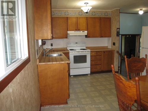 1194 County Rd 1, Prince Edward County (Bloomfield), ON - Indoor Photo Showing Kitchen