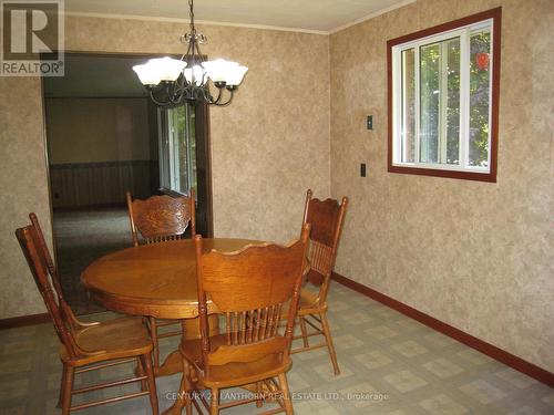 1194 County Rd 1, Prince Edward County (Bloomfield), ON - Indoor Photo Showing Dining Room