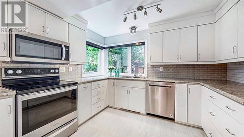 9 Cork Place, St. John'S, NL - Indoor Photo Showing Kitchen