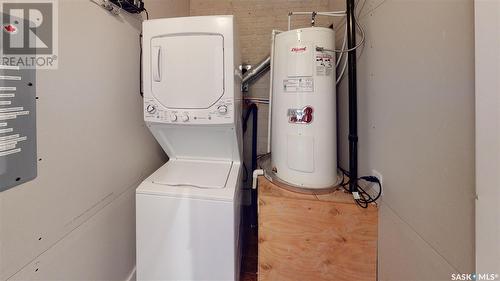 302 2128 Dewdney Avenue, Regina, SK - Indoor Photo Showing Laundry Room