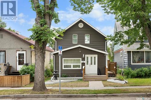 1131 Victoria Avenue, Regina, SK - Outdoor With Facade