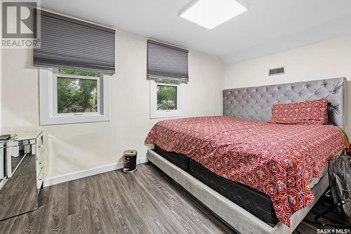 1131 Victoria Avenue, Regina, SK - Indoor Photo Showing Bedroom