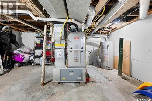 1131 Victoria Avenue, Regina, SK - Indoor Photo Showing Basement