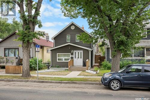 1131 Victoria Avenue, Regina, SK - Outdoor With Facade