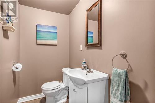 114 St  George West Street, Alexandria, ON - Indoor Photo Showing Bathroom