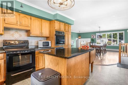 114 St  George West Street, North Glengarry, ON - Indoor Photo Showing Kitchen