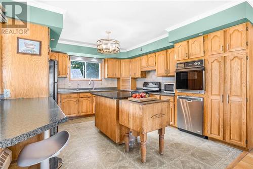 114 St  George West Street, Alexandria, ON - Indoor Photo Showing Kitchen