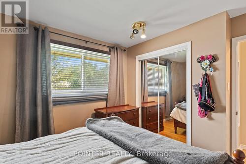 28 Archer Crescent, London, ON - Indoor Photo Showing Bedroom