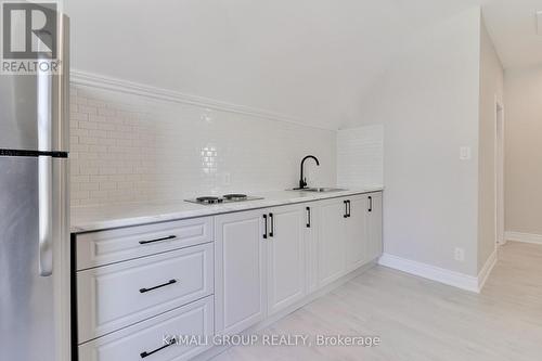 3 - 93 Mcmillan Drive, Oshawa, ON - Indoor Photo Showing Kitchen