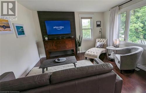 139 Elliott Street Unit# Upper, Cambridge, ON - Indoor Photo Showing Living Room