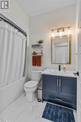 25 Leonard J Cowley Street, St. John'S, NL - Indoor Photo Showing Bathroom