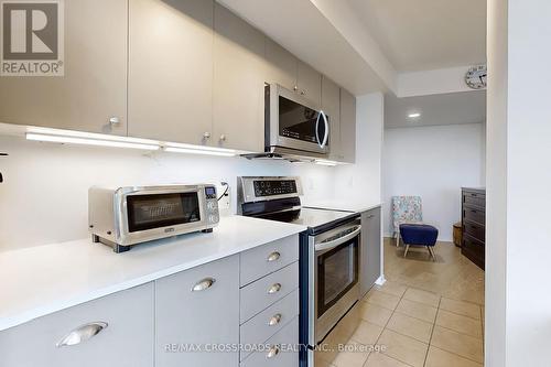 Ph111 - 18 Valley Woods Road, Toronto (Parkwoods-Donalda), ON - Indoor Photo Showing Kitchen