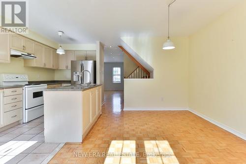 82 Ellesmere Street, Richmond Hill (Langstaff), ON - Indoor Photo Showing Kitchen