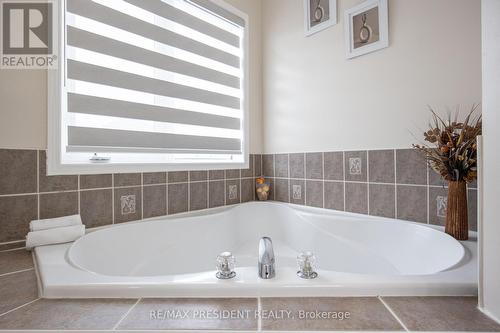 35 Arabia Gate, Brampton (Sandringham-Wellington), ON - Indoor Photo Showing Bathroom