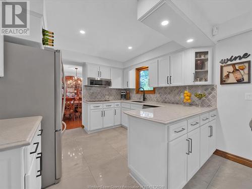 1190 Beals, Windsor, ON - Indoor Photo Showing Kitchen