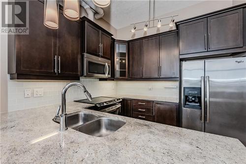 112 Benton Street Unit# 116, Kitchener, ON - Indoor Photo Showing Kitchen With Double Sink With Upgraded Kitchen