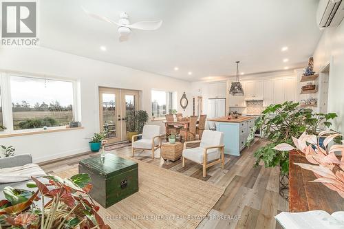 210 County Road 19, Prince Edward County (Ameliasburgh), ON - Indoor Photo Showing Living Room