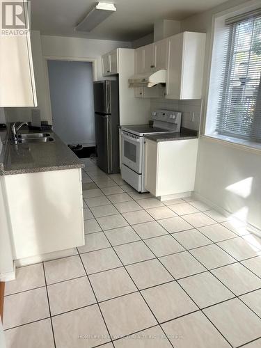 C1 - 108 Finch Avenue W, Toronto, ON - Indoor Photo Showing Kitchen