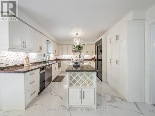 53 Highgrove Crescent, Richmond Hill, ON - Indoor Photo Showing Kitchen