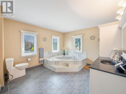 53 Highgrove Crescent, Richmond Hill, ON - Indoor Photo Showing Bathroom