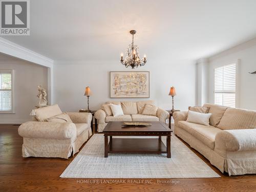 53 Highgrove Crescent, Richmond Hill, ON - Indoor Photo Showing Living Room