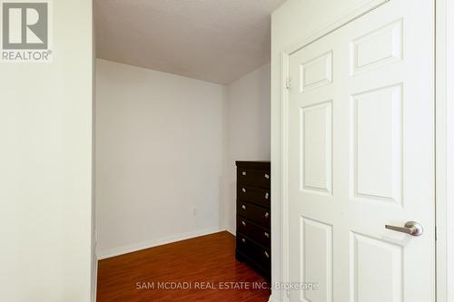 1002 - 220 Forum Drive, Mississauga (Hurontario), ON - Indoor Photo Showing Other Room