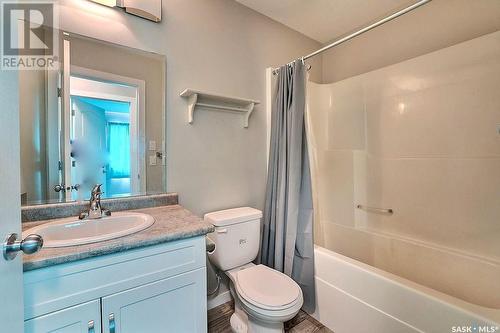 3750 7Th Avenue E, Regina, SK - Indoor Photo Showing Bathroom