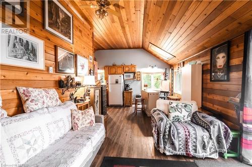 2261 Peninsula Road, North Bay, ON - Indoor Photo Showing Living Room